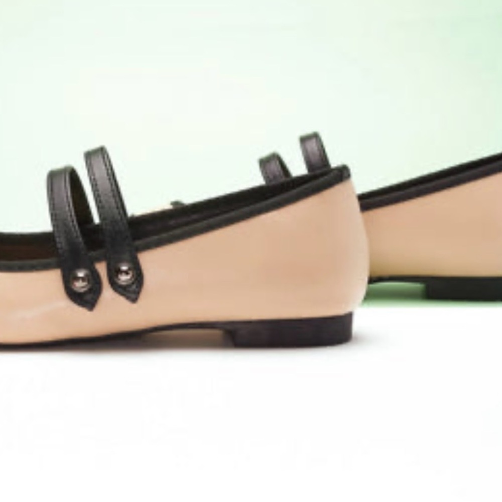 NWOB C. Paravano Mary Jane Flat Size 9/40 UK Two-Tone Beige|Black Double-Strap